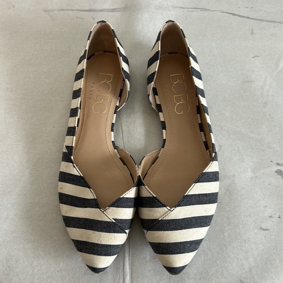 BCBG Paris Annya Flat Navy and White Nautical Stripe Size: 6.5M (36.5) - Picture 2 of 11